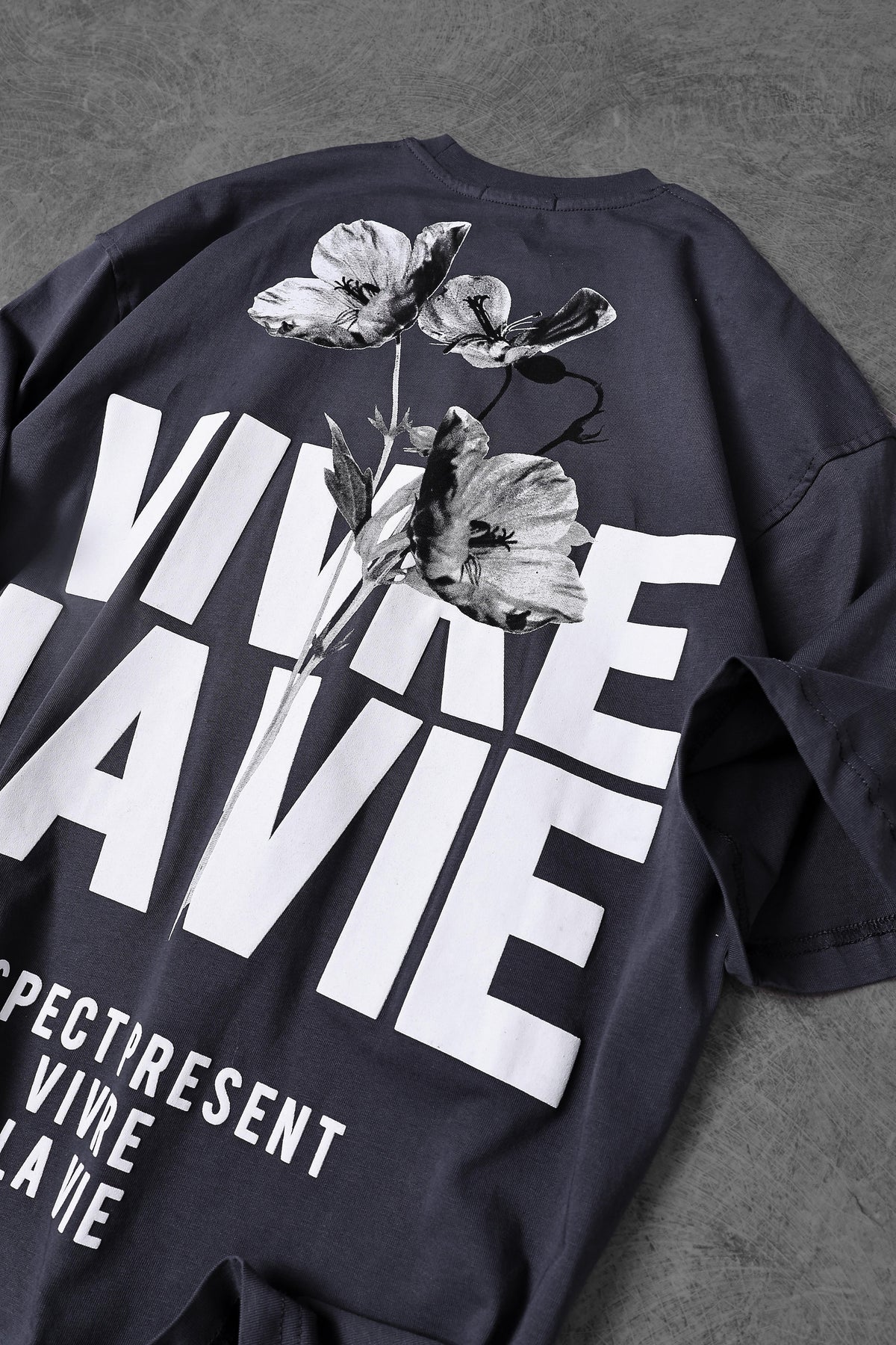 Vivre La Vie Oversized Tee
