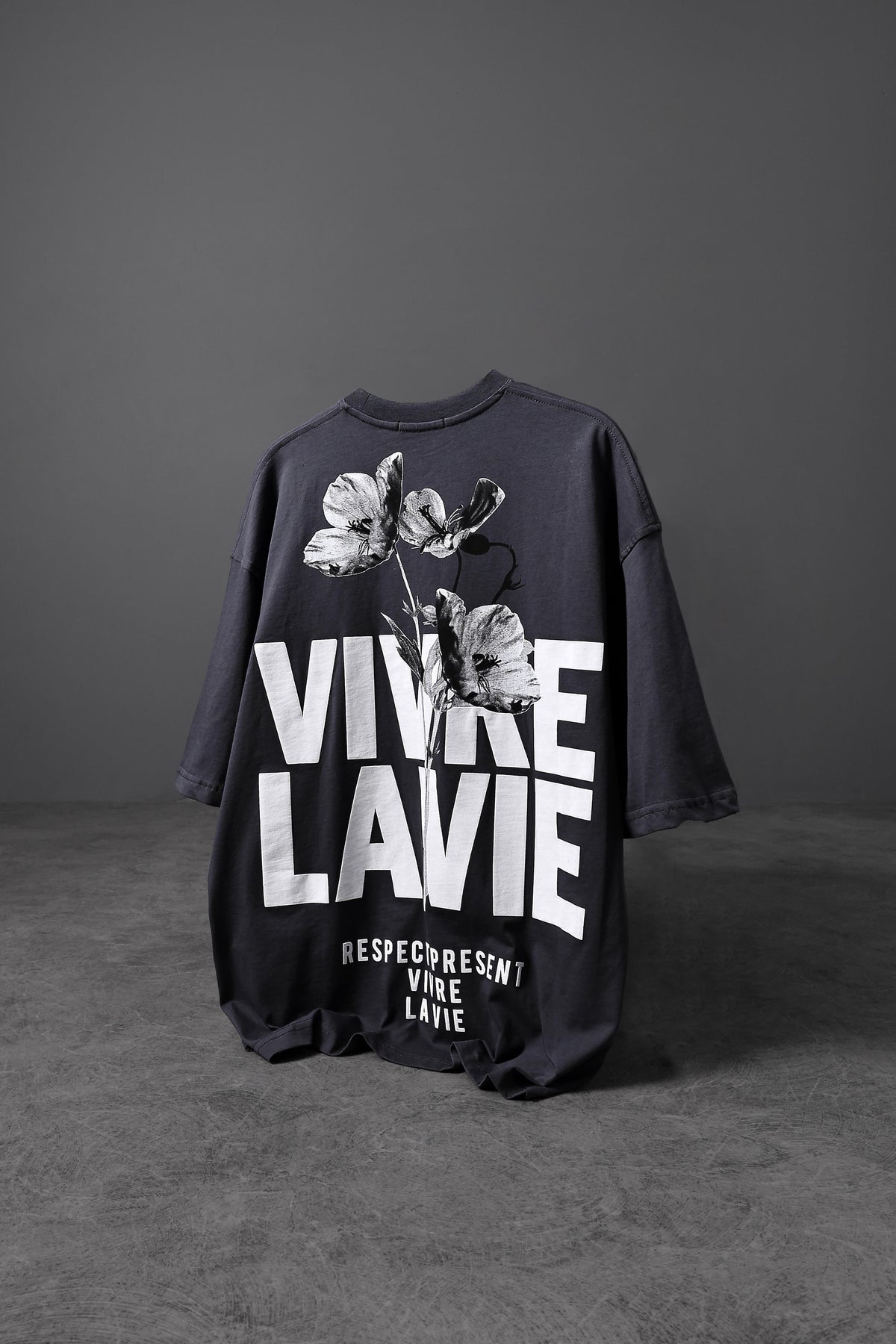 Vivre La Vie Oversized Tee