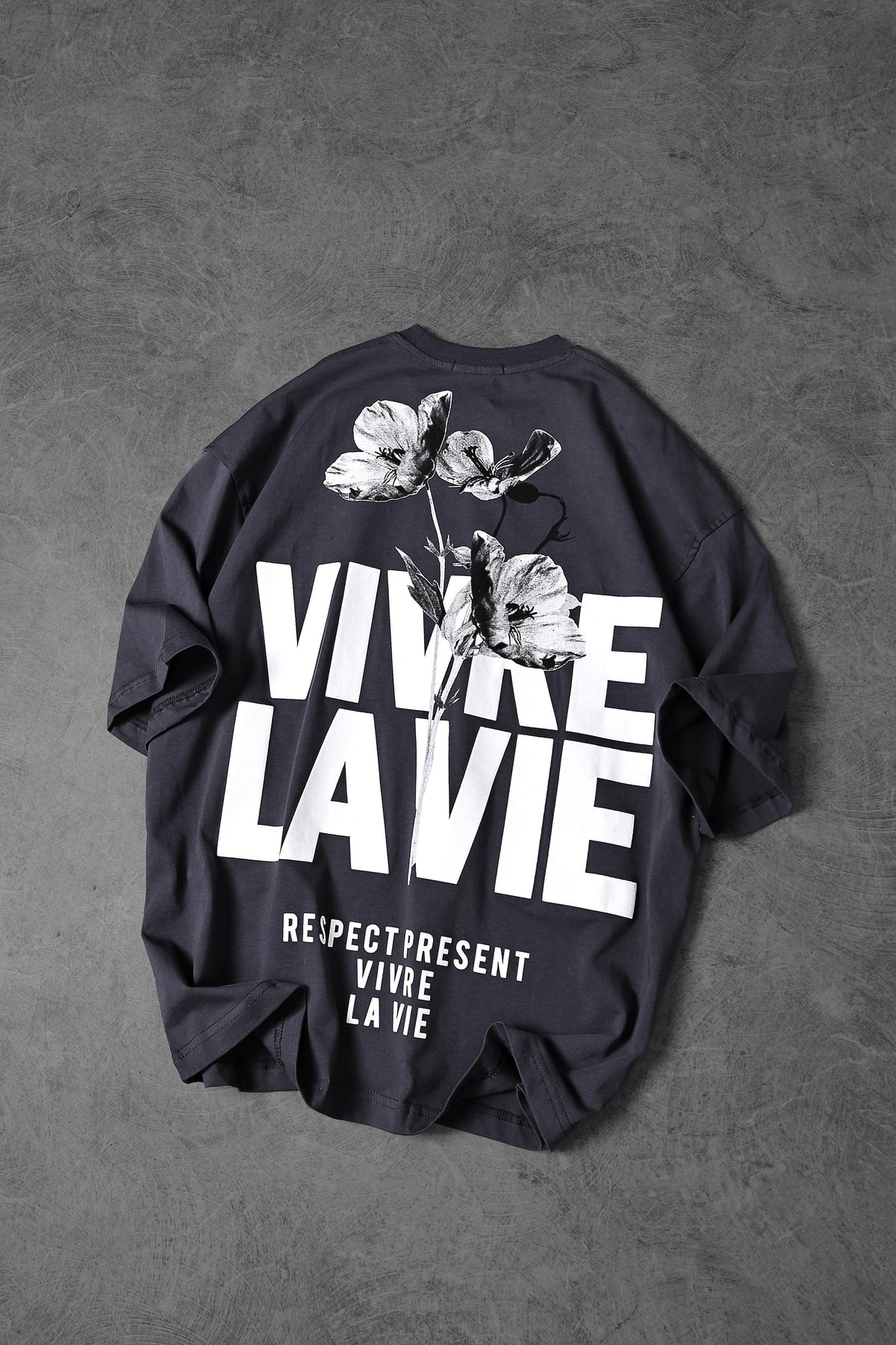 Vivre La Vie Oversized Tee